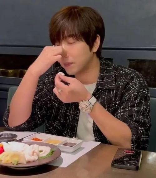 男网红草粉,揭秘网络红人的崛起之路