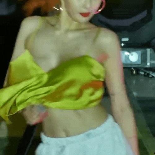 女抓胸照片,捕捉女性胸部线条的绝美瞬间