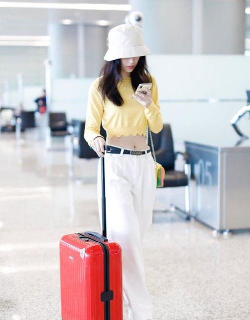 周雨彤在小魔仙中照片,青春活力，魅力四溢